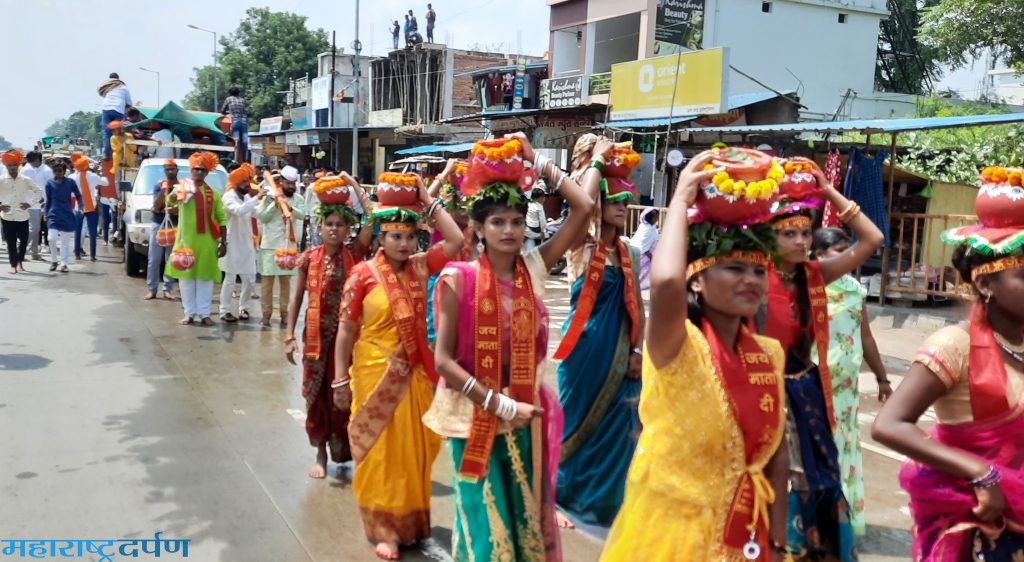 भव्य कलश, कावड यात्रेने दुर्गा माता मंदिर पिपरी ला नवरात्र महोत्सवाची सुरूवात कन्हान-पिपरी येथे नव दिवस विविध धार्मिक कार्यक्रमाचे आयोजन